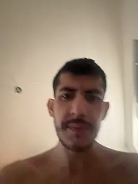 Snapshot of vinihfeh chatting on 05-22-26, 05:33 vinihfeh online show from 05-22-26, 05:33