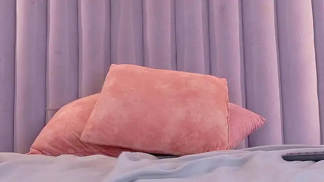 AmberStonne   online show from 04-11-26, 07:45