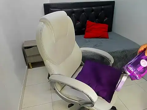 LunaFever69 online show from 01-08-26, 03:23