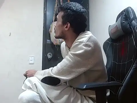 Calientes96 online show from 02-10-26, 05:28