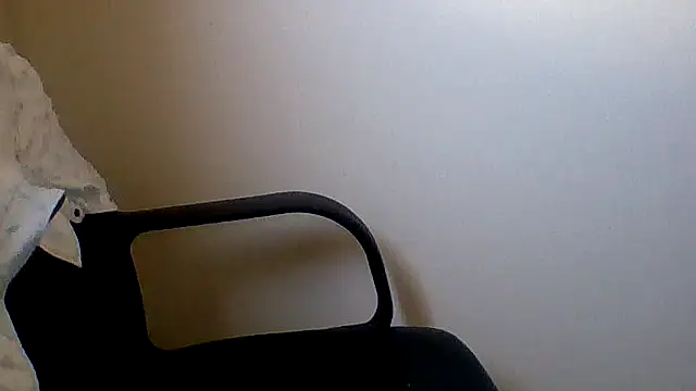 Snapshot of sue_safads chatting on 04-13-26, 01:37 sue safads online show from 04-13-26, 01:37