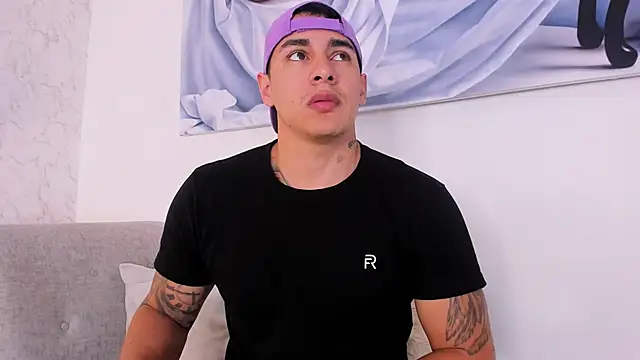 Snapshot of MassimoCo_ chatting on 01-11-26, 10:55 MassimoCo online show from 01-11-26, 10:55