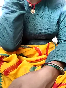 Snapshot of Queen_chayna chatting on 05-11-26, 04:47 Queen chayna online show from 05-11-26, 04:47