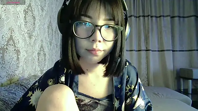 AprilOnilll online show from 03-25-26, 05:12