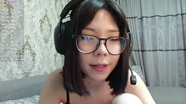 AprilOnilll online show from 04-01-26, 06:05