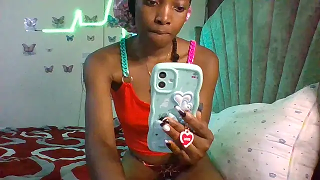 Snapshot of smily_sophia chatting on 02-26-26, 06:35 smily sophia online show from 02-26-26, 06:35