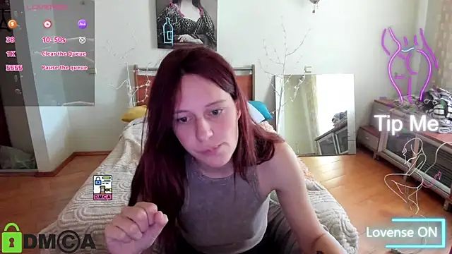 Lily Viola online show from 05-05-26, 08:28