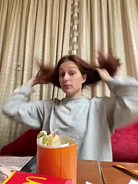 Lily Viola online show from 06-01-26, 06:35