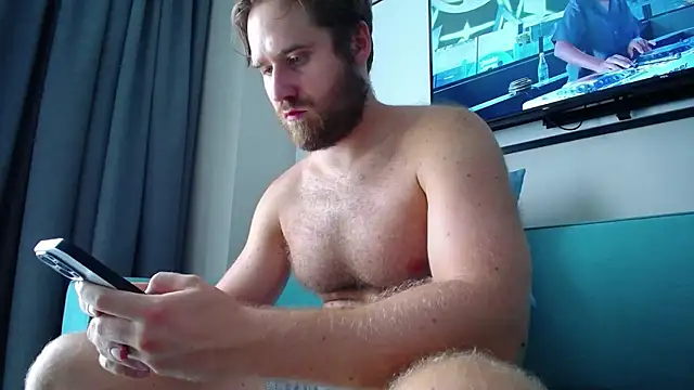 Snapshot of LorenzoLux chatting on 05-31-26, 08:42 LorenzoLux online show from 05-31-26, 08:42