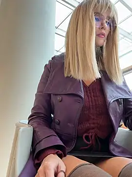 Snapshot of NaughtyNinky chatting on 02-19-26, 01:08 NaughtyNinky online show from 02-19-26, 01:08