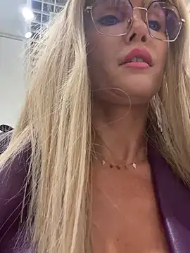 Snapshot of NaughtyNinky chatting on 02-26-26, 12:16 NaughtyNinky online show from 02-26-26, 12:16