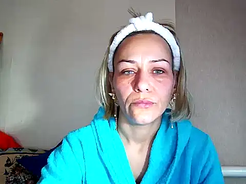 Snapshot of MissKryss chatting on 02-08-26, 05:27 MissKryss online show from 02-08-26, 05:27