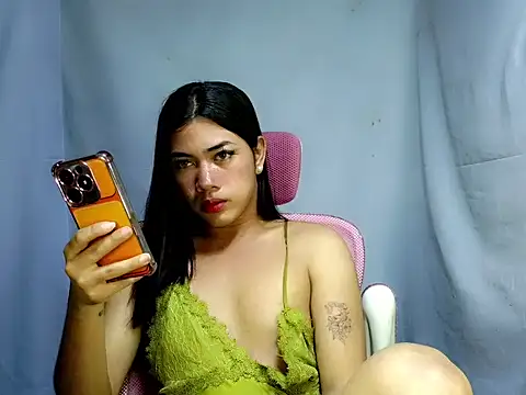 Snapshot of Margalona_ chatting on 05-23-26, 02:49 Margalona online show from 05-23-26, 02:49