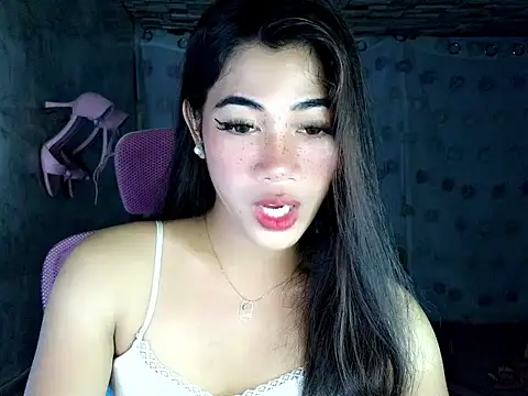 Snapshot of Margalona_ chatting on 04-18-26, 10:39 Margalona online show from 04-18-26, 10:39