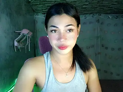 Snapshot of Margalona_ chatting on 04-14-26, 08:08 Margalona online show from 04-14-26, 08:08