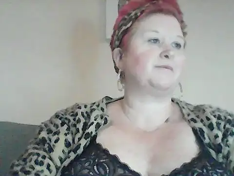 Snapshot of BustyRedxx chatting on 06-04-26, 08:41 BustyRedxx online show from 06-04-26, 08:41