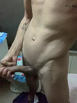 Snapshot of alexx_23cm chatting on 03-12-26, 03:56 alexx 23cm online show from 03-12-26, 03:56