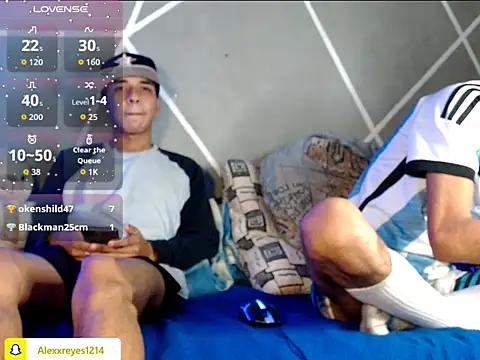Snapshot of alexx_23cm chatting on 06-14-26, 06:03 alexx 23cm online show from 06-14-26, 06:03