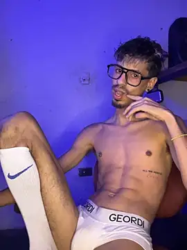 Snapshot of alexx_23cm chatting on 04-07-26, 04:42 alexx 23cm online show from 04-07-26, 04:42