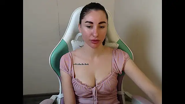 cammila horn online show from 03-04-26, 06:43