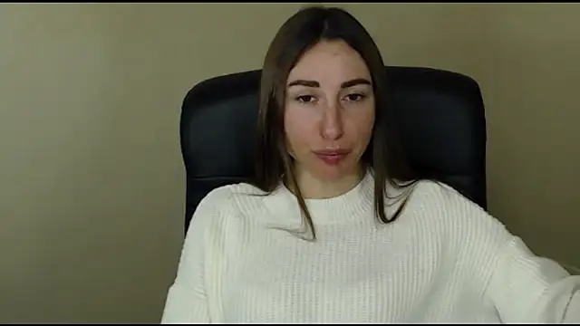 Snapshot of cammila_horn chatting on 02-21-26, 06:43 cammila horn online show from 02-21-26, 06:43