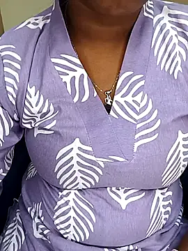 Snapshot of Gown_Wali123 chatting on 01-08-26, 04:35 Gown Wali123 online show from 01-08-26, 04:35