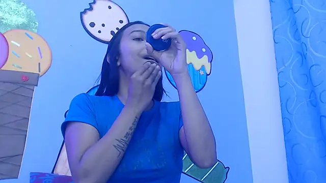 skinnysexzara18 online show from 02-06-26, 01:12