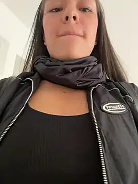 TaylorrHill online show from 04-01-26, 07:44