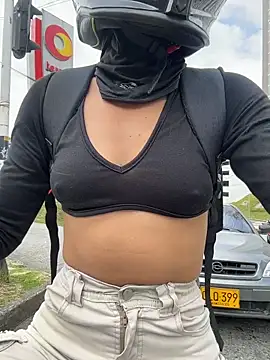 TaylorrHill online show from 04-12-26, 07:39