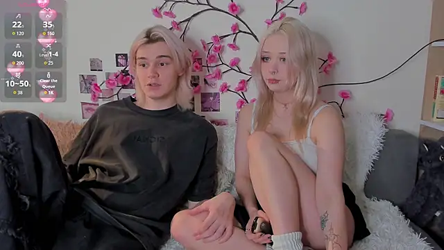 SweetheartsFriends online show from 03-31-26, 08:22