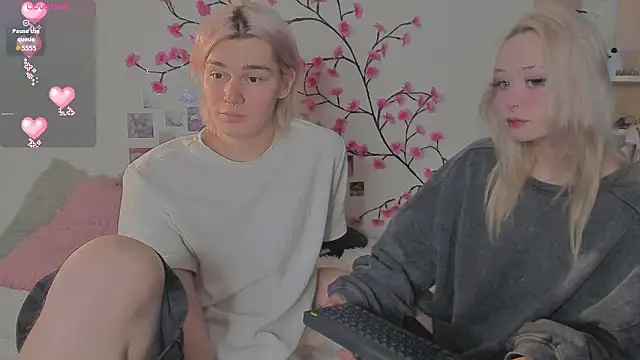 SweetheartsFriends online show from 03-10-26, 06:28