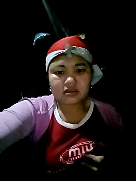 Snapshot of valerle chatting on 01-11-26, 01:34 valerle online show from 01-11-26, 01:34