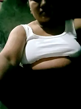 Snapshot of valerle chatting on 01-12-26, 11:39 valerle online show from 01-12-26, 11:39