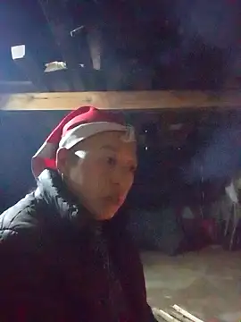 Snapshot of Agnes-baby chatting on 01-10-26, 11:44 Agnes-baby online show from 01-10-26, 11:44