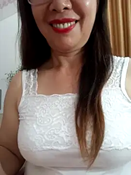 Snapshot of Lika_mec chatting on 05-27-26, 04:36 Lika mec online show from 05-27-26, 04:36