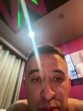 Snapshot of CharlyDic chatting on 07-30-26, 04:33 CharlyDic online show from 07-30-26, 04:33