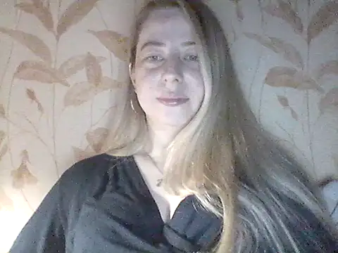 Snapshot of Miralisse chatting on 03-05-26, 08:49 Miralisse online show from 03-05-26, 08:49