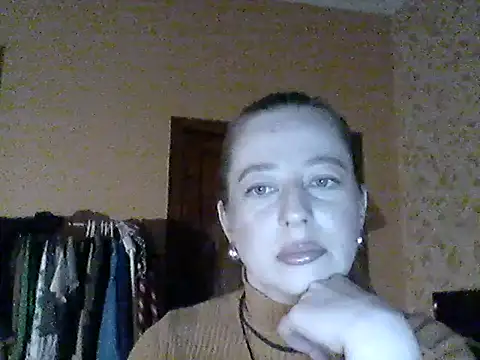 Snapshot of Miralisse chatting on 02-28-26, 10:42 Miralisse online show from 02-28-26, 10:42