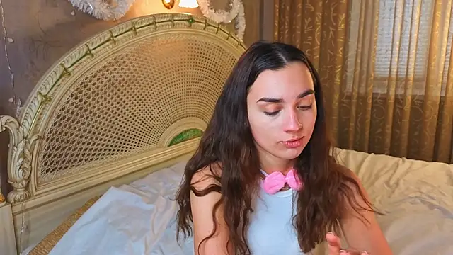 Snapshot of MinnaShummon chatting on 01-08-26, 09:59 MinnaShummon online show from 01-08-26, 09:59