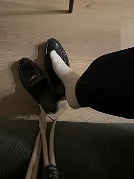 leshowcho online show from 02-21-26, 08:55