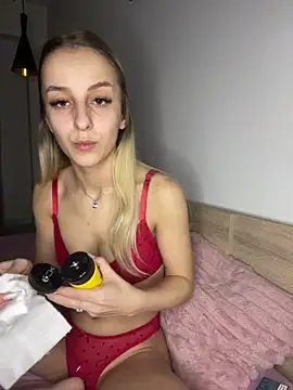 RahellaBlonde1 online show from 02-24-26, 08:42