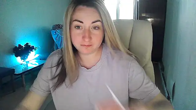 FoxyAnn12 online show from 05-06-26, 11:47