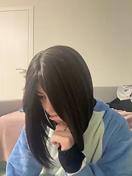 Lily Lii online show from 01-15-26, 01:47