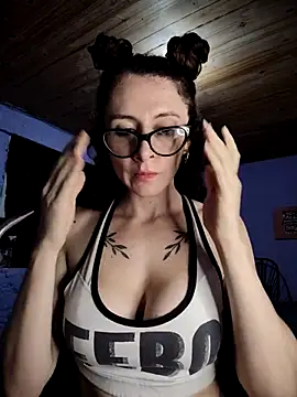 Nanucurlyxx online show from 04-19-26, 11:22