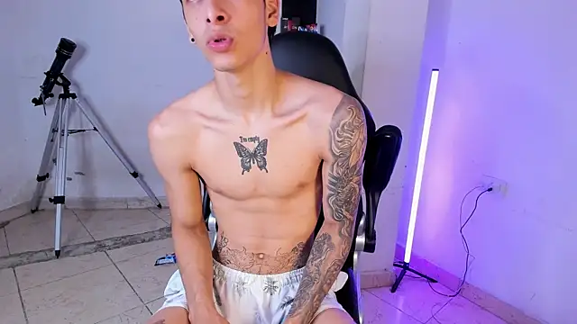 Snapshot of SnakeVelvet chatting on 01-09-26, 05:58 SnakeVelvet online show from 01-09-26, 05:58