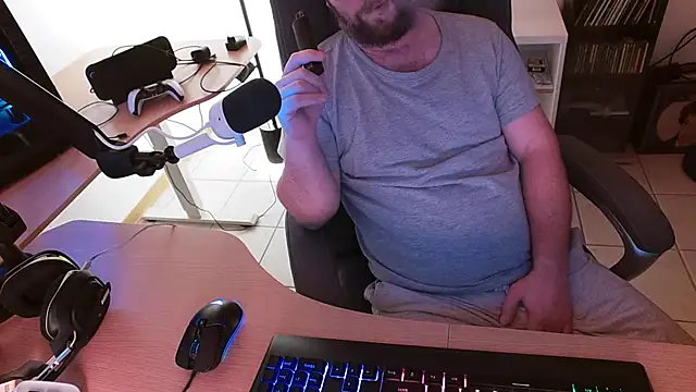 Dominic2295 online show from 02-11-26, 05:46