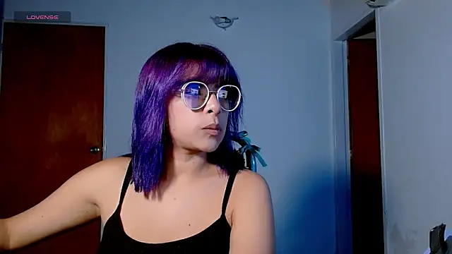 Snapshot of Princess_Venus chatting on 05-19-26, 05:36 Princess Venus online show from 05-19-26, 05:36