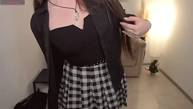 Snapshot of ScarletMur chatting on 01-18-26, 10:40 ScarletMur online show from 01-18-26, 10:40