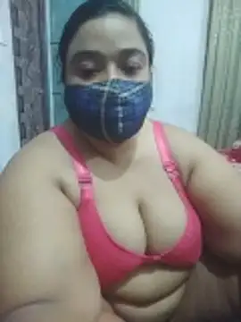Snapshot of momo_loves chatting on 04-18-26, 07:58 momo loves online show from 04-18-26, 07:58