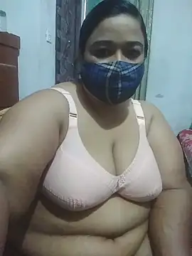 Snapshot of momo_loves chatting on 05-01-26, 03:22 momo loves online show from 05-01-26, 03:22